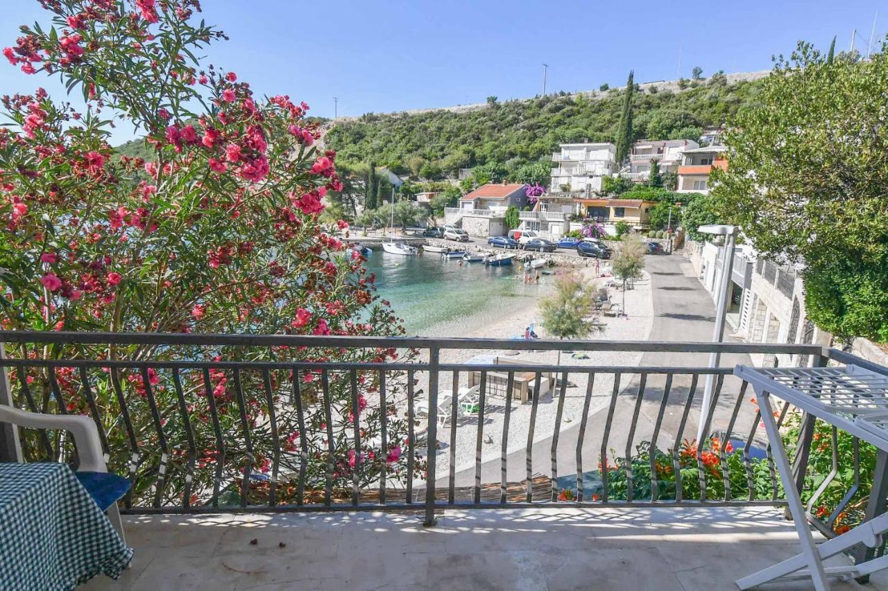 Apartmani Dora Duboka Esterno foto